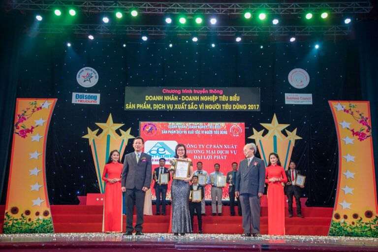 VNTRUSS NHẬN GIẢI THƯỞNG TOP 100 SẢN PHẨM DỊCH VỤ XUẤT SẮC VÌ NGƯỜI TIÊU DÙNG 2017