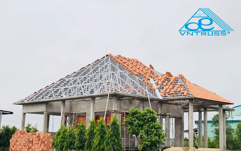 Kinh nghiệm lựa chọn đơn vị thi công mái ngói uy tín