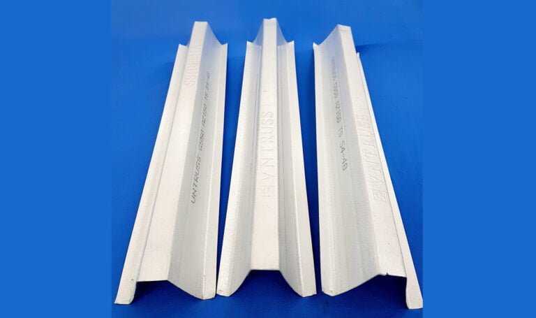 So sánh giữa thép không gỉ và thép carbon