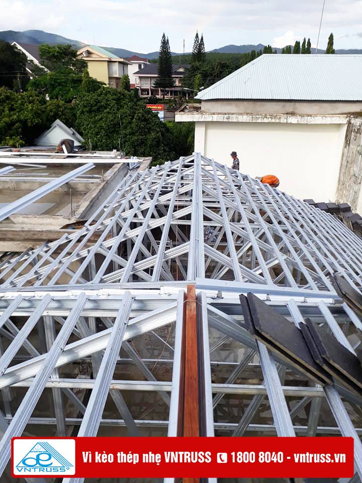 Công ty Đại Lợi Phát thi công mái nhà biệt thự vườn ở Kon Tum và Gia Lai Công ty Đại Lợi Phát thi công mái nhà biệt thự vườn ở Kon Tum và Gia Lai