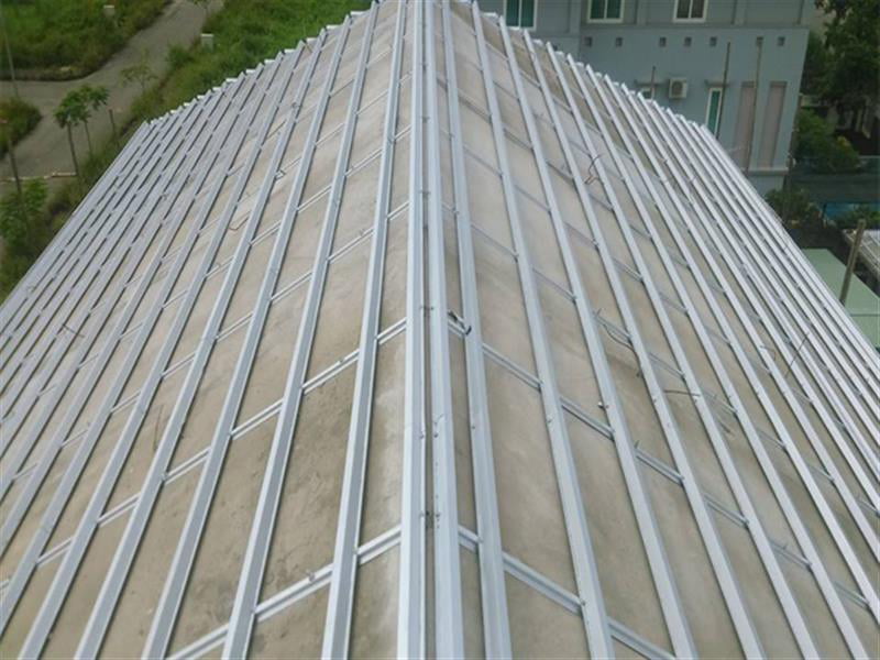 áp dụng biện pháp dán ngói lợp biệt thự