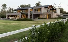 Nhà by Nico Van Der Meulen Architects