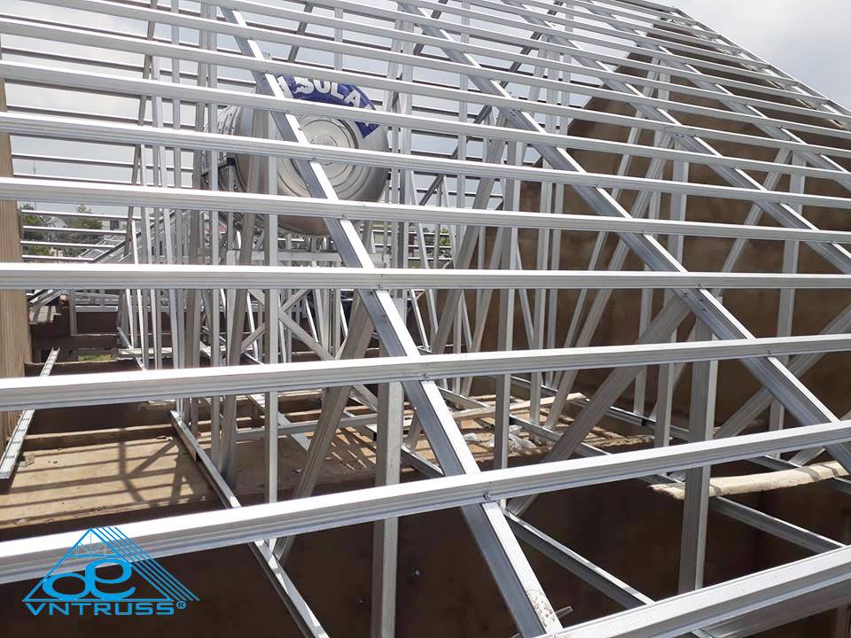 Nhà Biệt thự vườn mái thái lợp ngói ở Long Khánh, Đồng Nai Nhà Biệt thự vườn mái thái lợp ngói ở Long Khánh, Đồng Nai