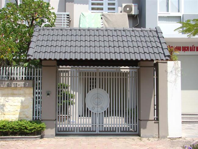 Mẫu cổng lợp ngói đẹp 2 cánh