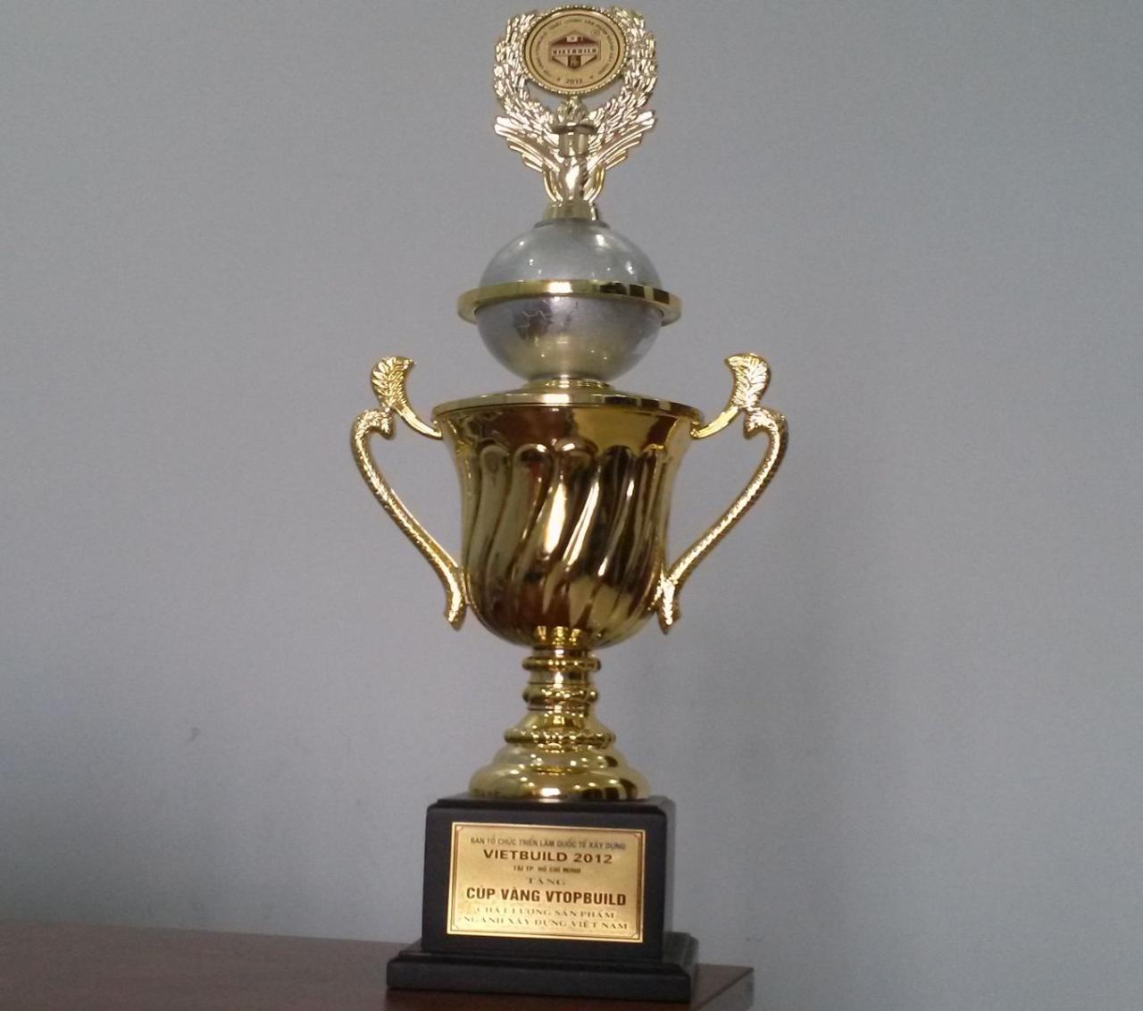 cúp vàng giàn khung kèo thép mạ trọng lượng nhẹ vntruss