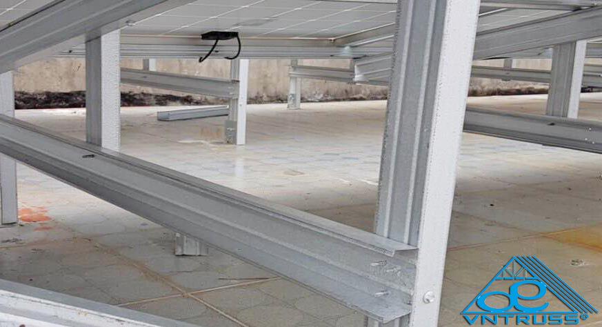 Kết cấu khung thép hợp kim nhôm kẽm VNTRUSS cho điện năng lượng mặt trời. Kết cấu khung thép hợp kim nhôm kẽm VNTRUSS cho điện năng lượng mặt trời.