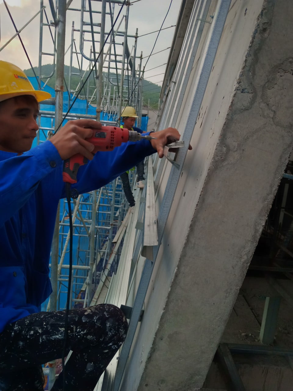 Dự án DRAGON HILL Hạ Long với kết cấu mái thép nhẹ VNtruss lợp ngói Dự án DRAGON HILL Hạ Long với kết cấu mái thép nhẹ VNtruss lợp ngói