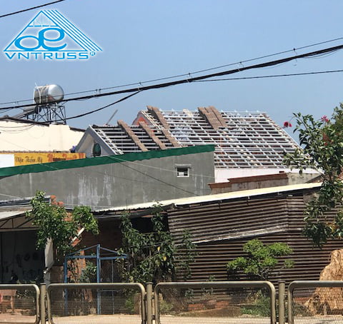 Vì kèo xà gồ gỗ lợp mái ngói biệt thự