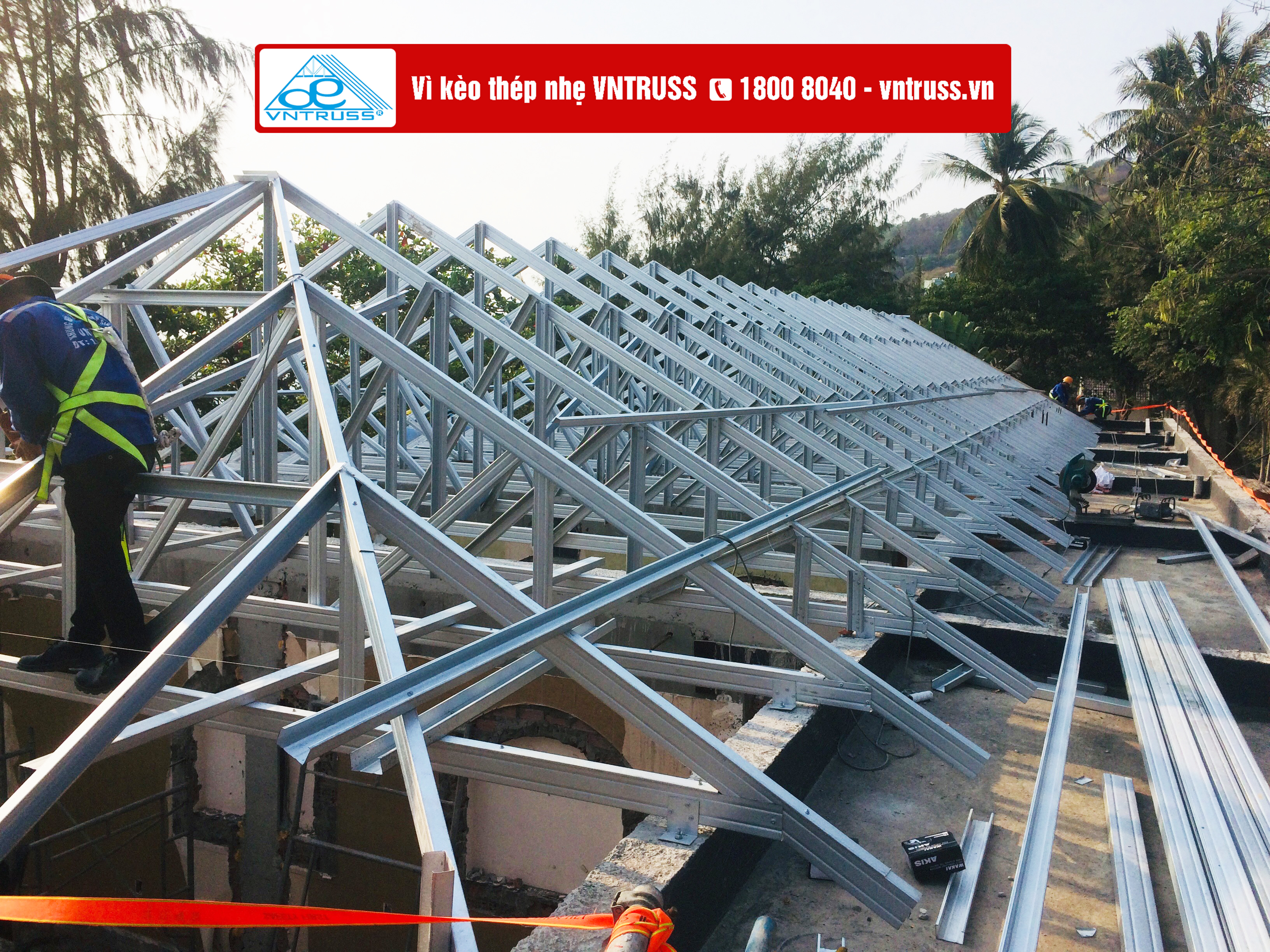 Lan Rừng Resort Vũng Tàu thay vì kèo gỗ bằng vì kèo thép chống rỉ vntruss cho toàn bộ mái ngói Lan Rừng Resort Vũng Tàu thay vì kèo gỗ bằng vì kèo thép chống rỉ vntruss cho toàn bộ mái ngói