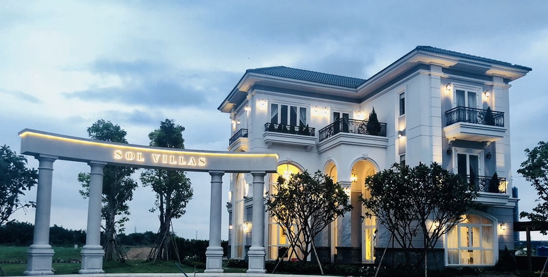 Vntruss thi công hạng mục mái đổ bê tông lợp ngói Solvilla Phố Đông Q2
