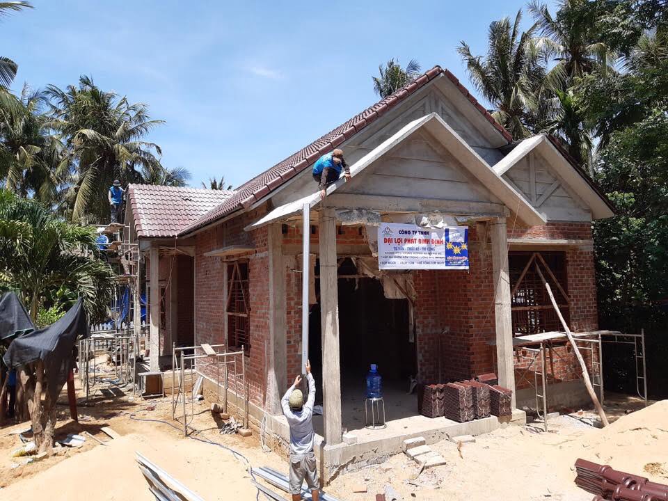 THI CÔNG MÁI NGÓI KHUNG KÈO THÉP SIÊU NHẸ VNTRUSS Ở BÌNH ĐỊNH THI CÔNG MÁI NGÓI KHUNG KÈO THÉP SIÊU NHẸ VNTRUSS Ở BÌNH ĐỊNH