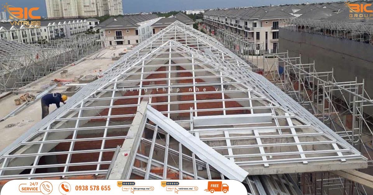 báo giá thi công mái ngói khung kèo thép nhẹ vntruss