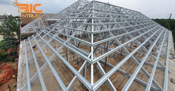 Thanh TC75.75 được sử dụng làm xà gồ cầu phong cho khung kèo mái ngói