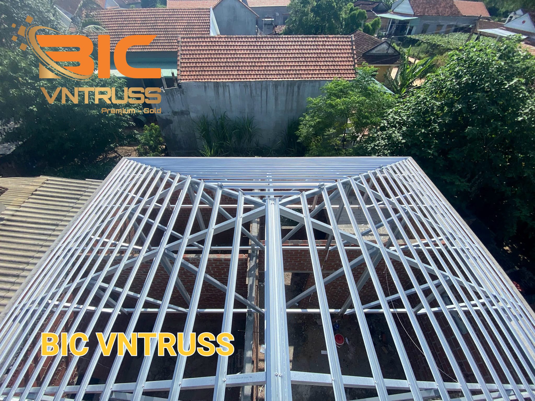 Thi Công Mái Ngói Khung Kèo Thép Nhẹ VNTRUSS Ở Sóc Trăng