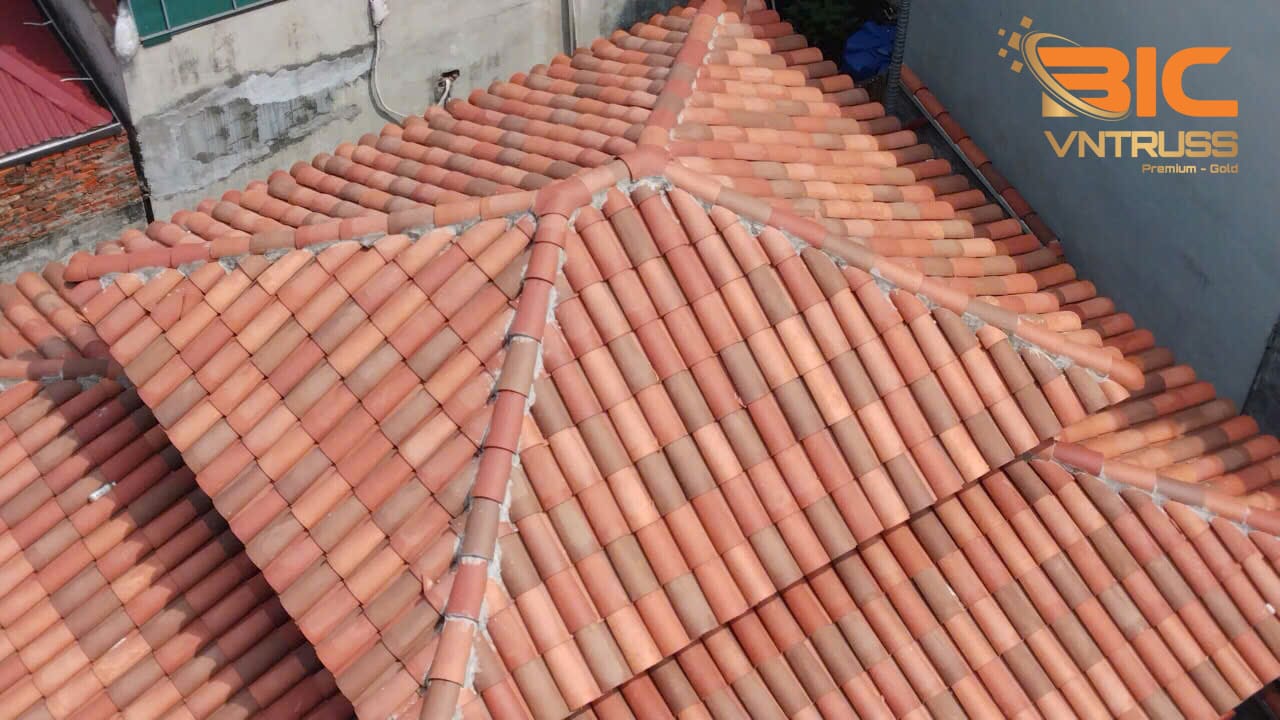 Thi Công Thép Nhẹ VNTRUSS Ngói Địa Trung Hải Dự Án Thanh Xuân Valley  – Vĩnh Phúc