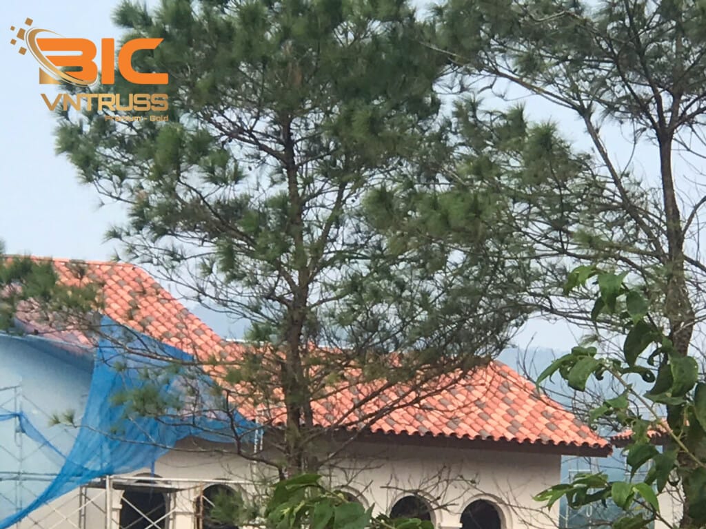 Khung kèo thép nhẹ VNTRUSS lợp ngói Địa Trung Hải