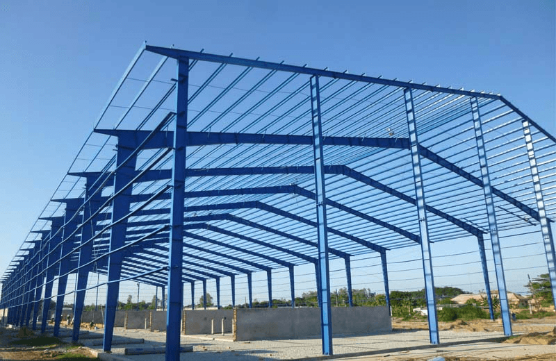 Nhà thép là loại nhà được xây dựng với khung trụ bằng thép