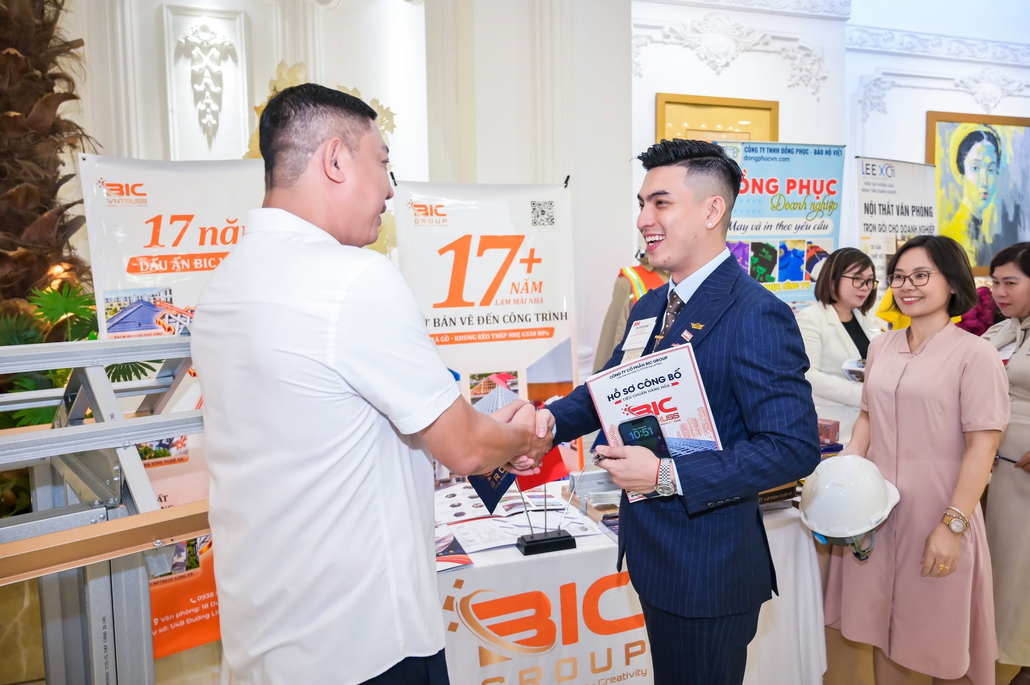 anh Nguyễn Thiện Khải - founder BIC GROUP giới thiệu khung kèo thép VNTRUSS